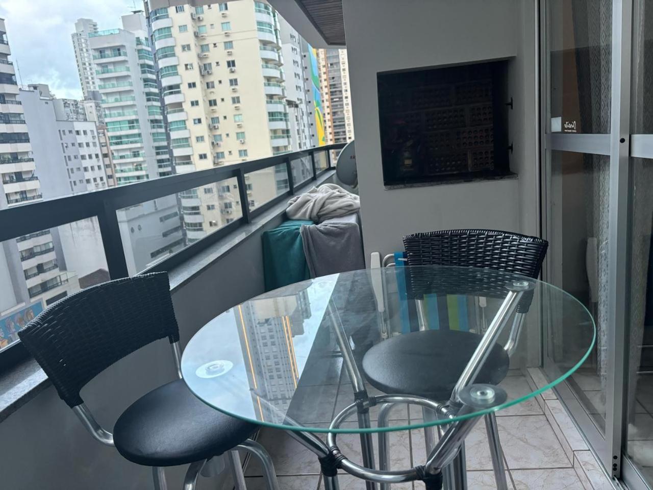 شقة Apartamento 2 Quartos Central Diferenciado Balneário Camboriú المظهر الخارجي الصورة